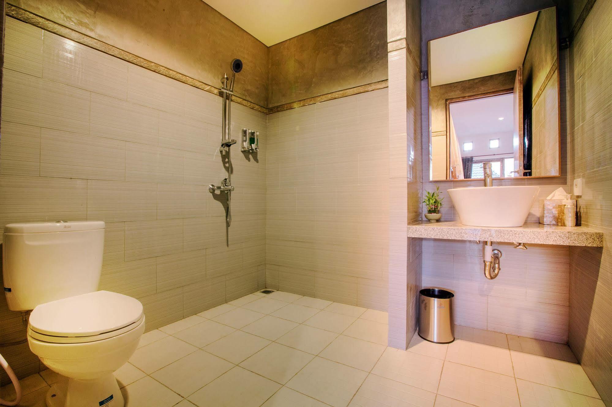 Lokal Bali Hostel Kuta Lombok Εξωτερικό φωτογραφία